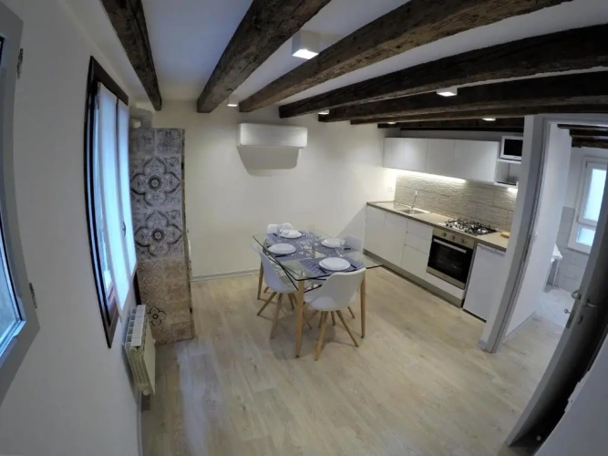 2 Bedrooms Apartment