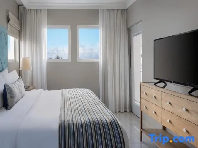 1 Bedroom Luxury Suite oceanfront
