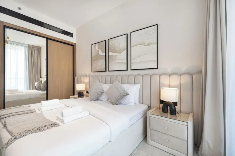 Binghatti Suites by Hostiva - City View