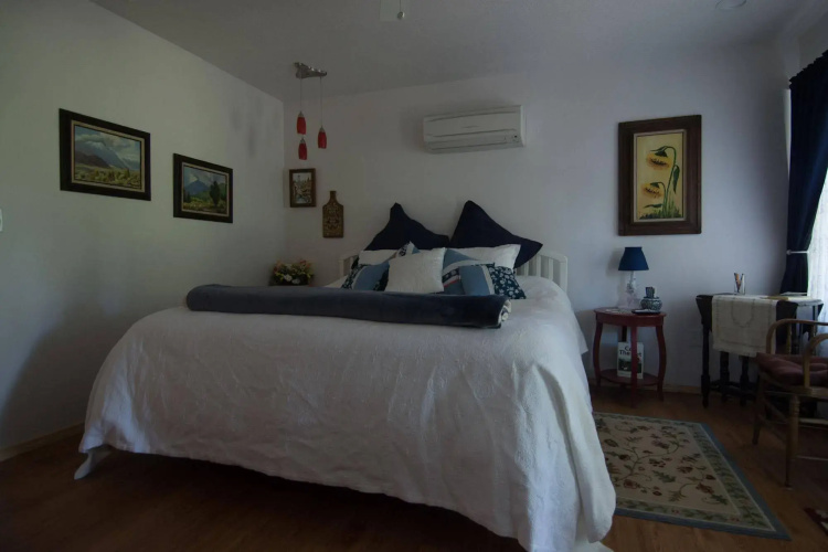 Red Horse Bed and Breakfast