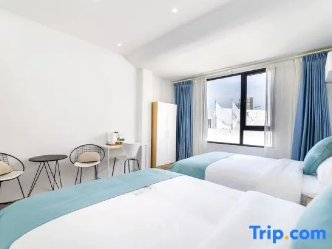 Standard Twin room with courtyard view