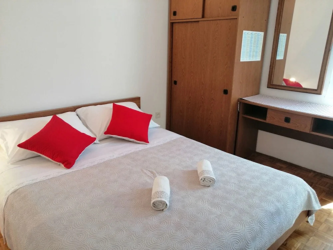 Apartments Pharos