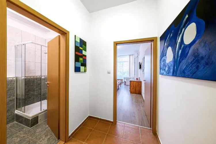 Synagogue View Guest House