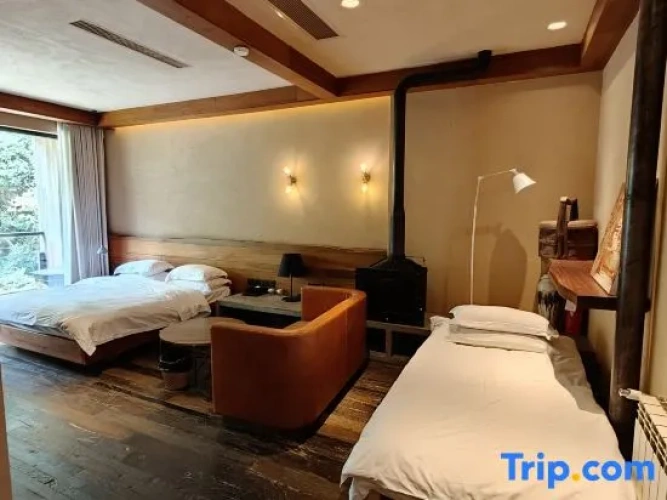 Suite with view
