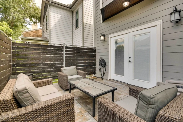5 Bedrooms Cottage with balcony