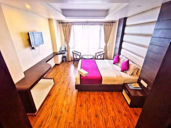 Hotel Pink Mountain