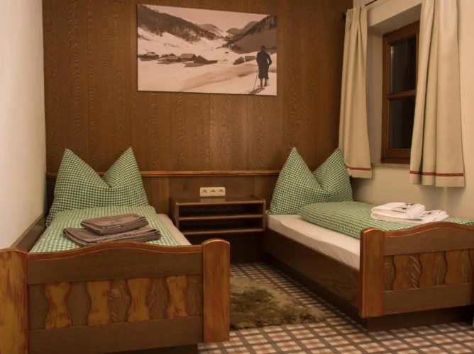 2 Bedrooms Apartment