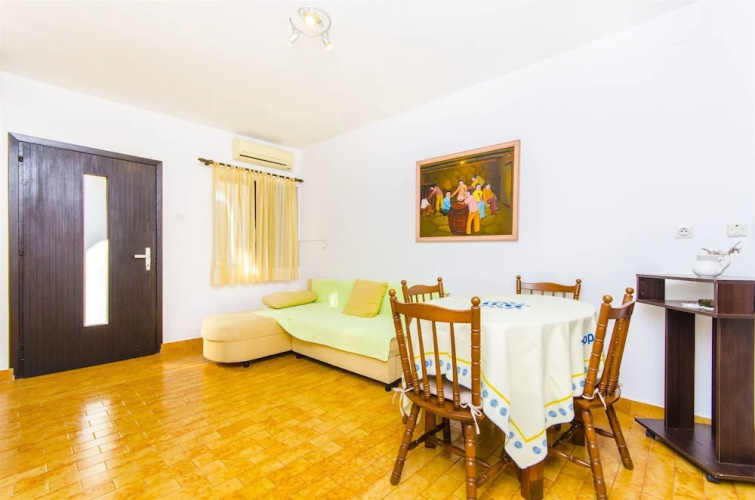 Apartment Ante