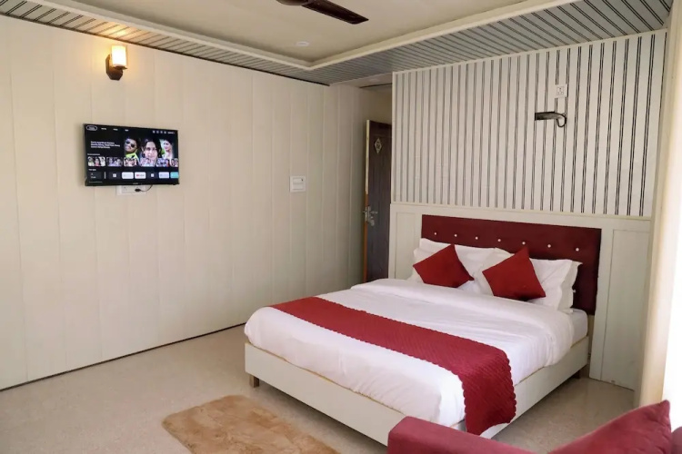 Ditya Destiny's JK River View Resort