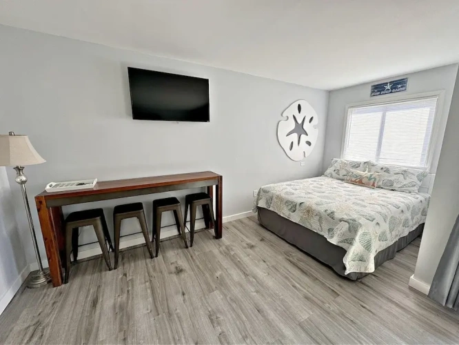 Standard room with pool view