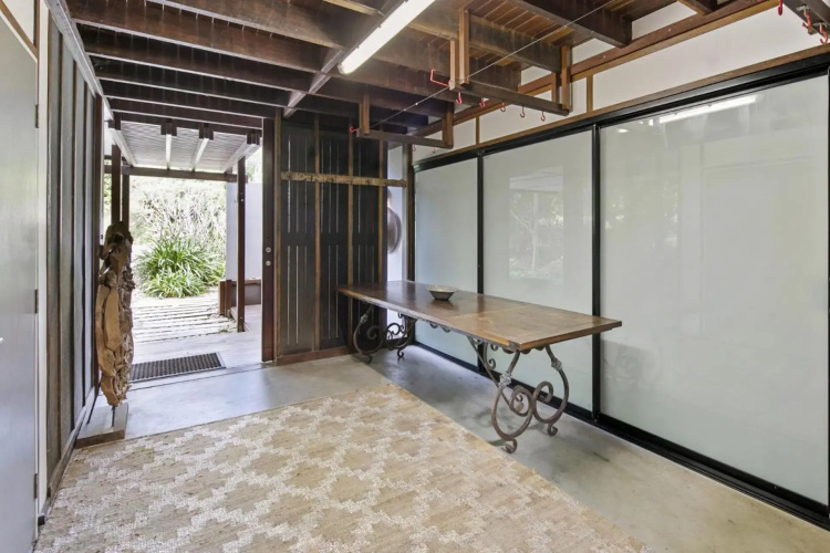 Pandanus Retreat