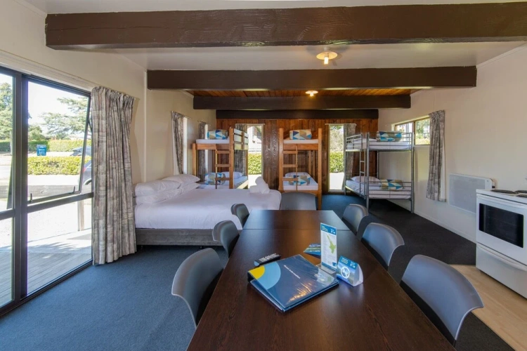 Classic Sextuple room