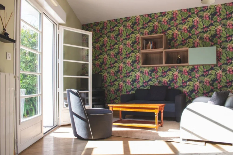 Large Apartment Saint Martin District
