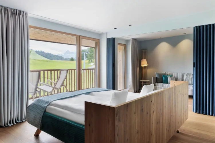 Double Junior Suite with balcony and with mountain view