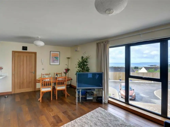 Luxurious Apartment in Par With Beach Nearby