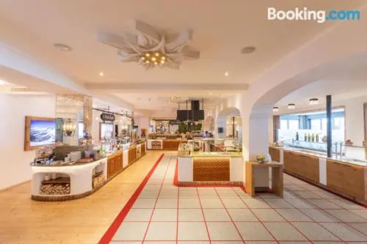 Superior Hotel Edelweiss