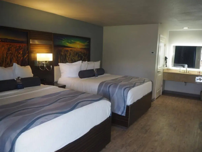 Lexington Inn & Suites