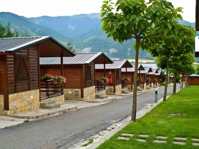 2 Bedrooms Bungalow