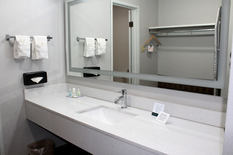 Quality Inn photo 10