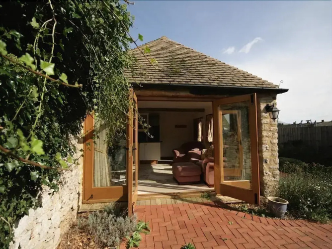 Laughtons Retreat