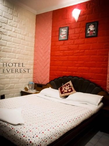 Hotel Everest