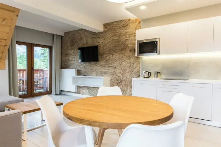 Royal Hill Residence