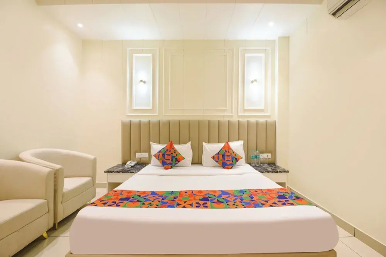 FabHotel Dev Palace I