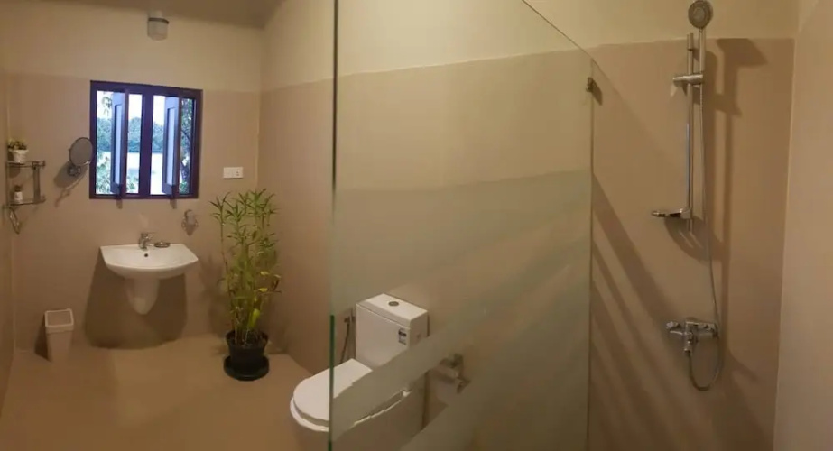 MYH - Lake Front Pvt Villa
