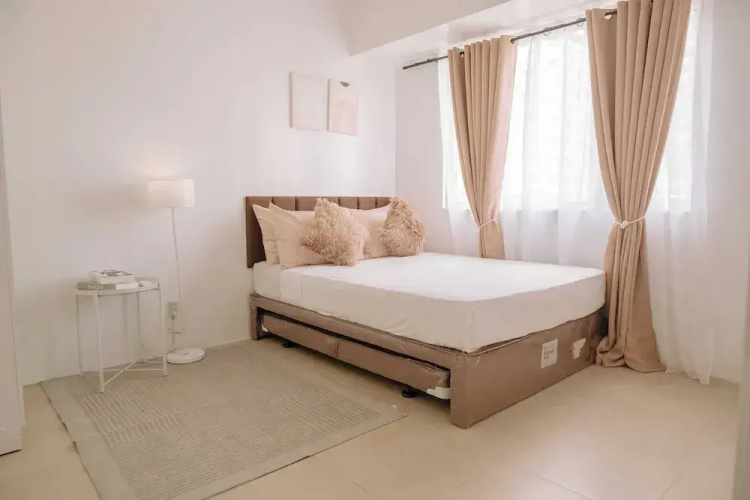 A Perfectly Chic Hideaway