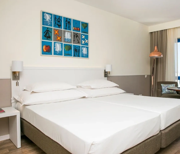 Deluxe Twin room with balcony and with sea view