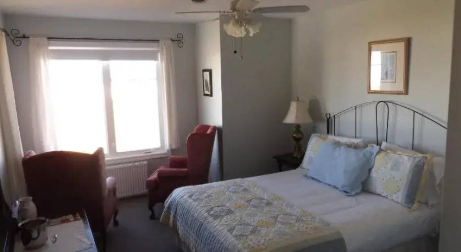 Johnson Shore Inn