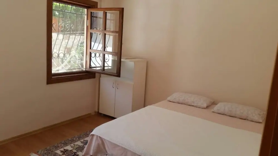 3 Bedrooms Cottage