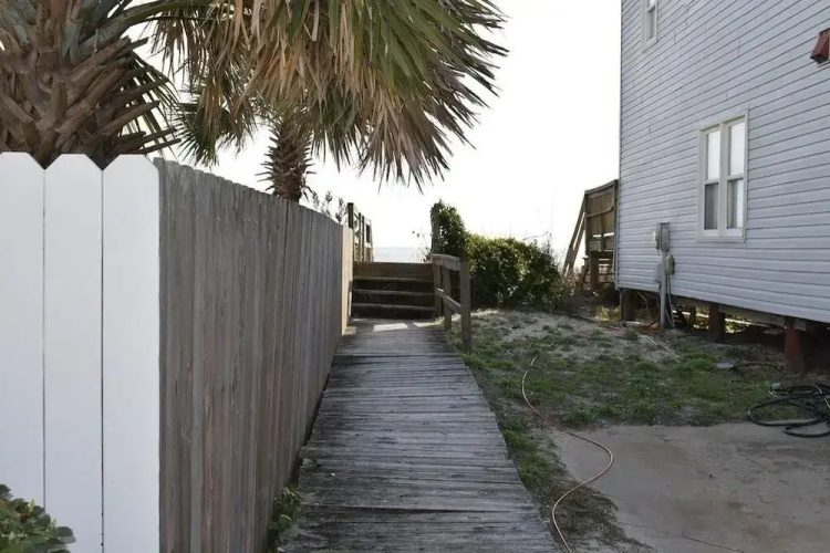 Reel Blessed 4 Bedroom Home by Redawning