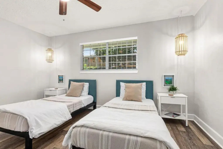 Island Suite - Walk to Downtown!