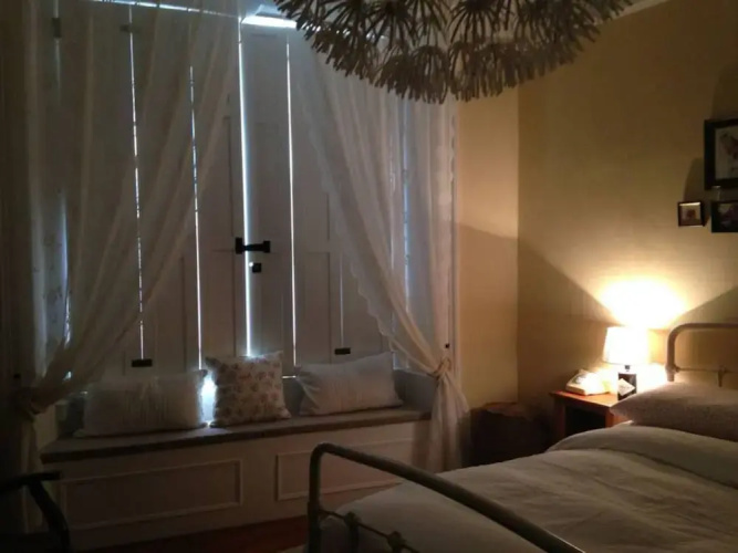2 Bedroom Flat In Holyrood Park