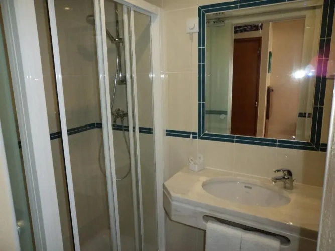 Standard Twin room with balcony