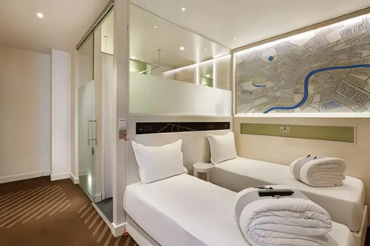 Premier Inn Edinburgh (Royal Mile)
