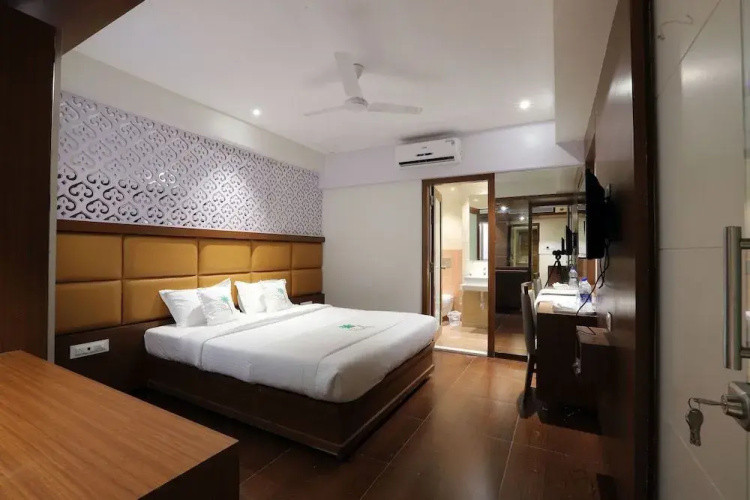 Hotel S3 Park, Ambernath
