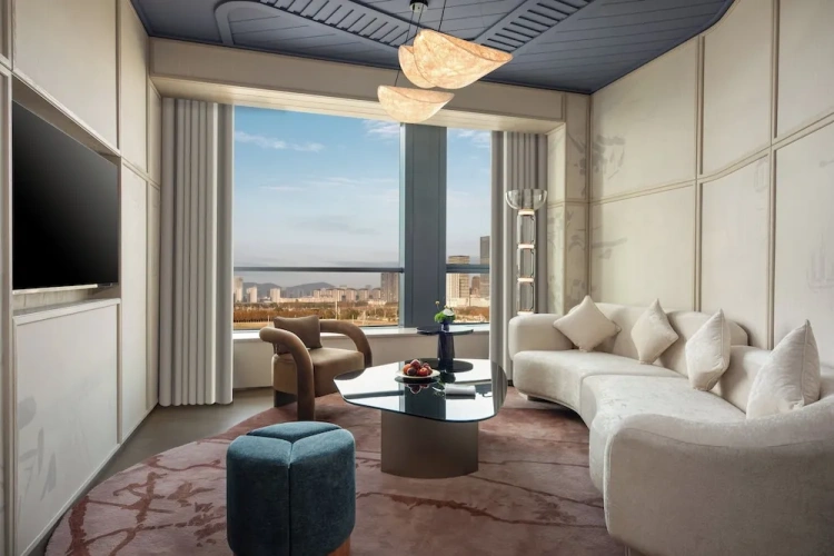 1 Bedroom Suite
