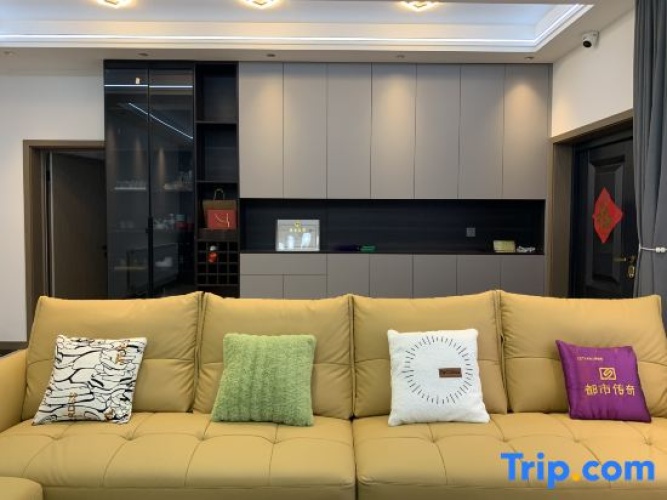 2 Bedrooms Suite