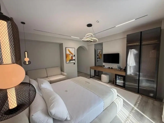Noam Luxury Hotel