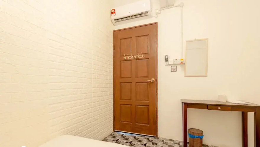 ZEN Rooms Island Backpackers