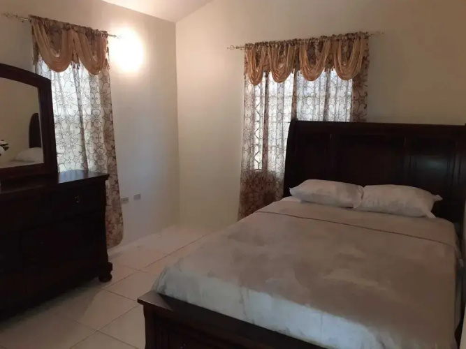 2-bed, Sleeps 4, Private Garden, Parking