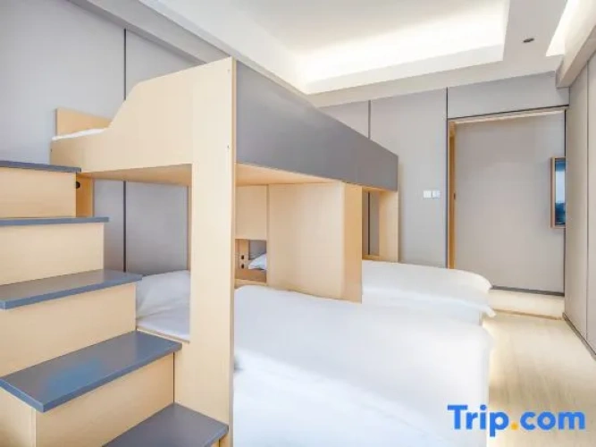 1 Bedroom Triple Suite