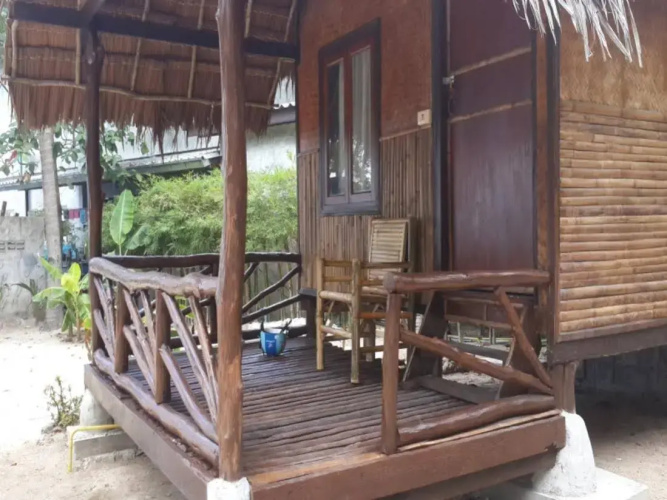Haad Gruad Beach Bungalows