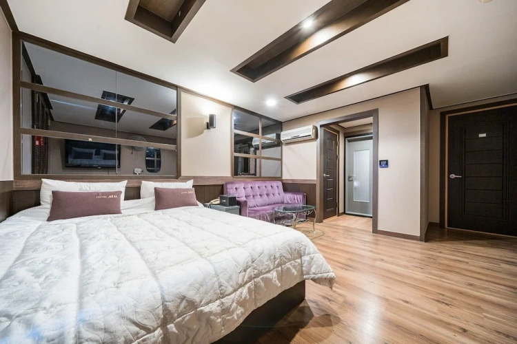 1 Bedroom Standard Double room with city view