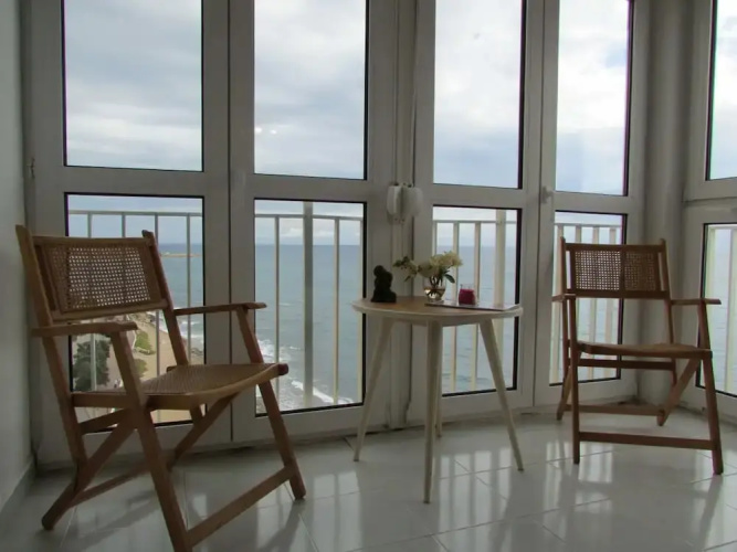 4 Bedrooms Seaview Apartment