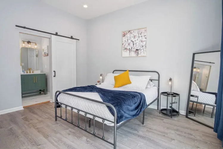 Inviting 4br/2ba Near Downtown & Riverwalk
