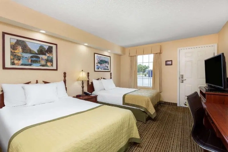 Quadruple room