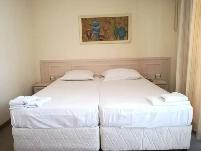 Two Bedroom Apartment with Kitchen